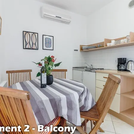 Art Apartment *